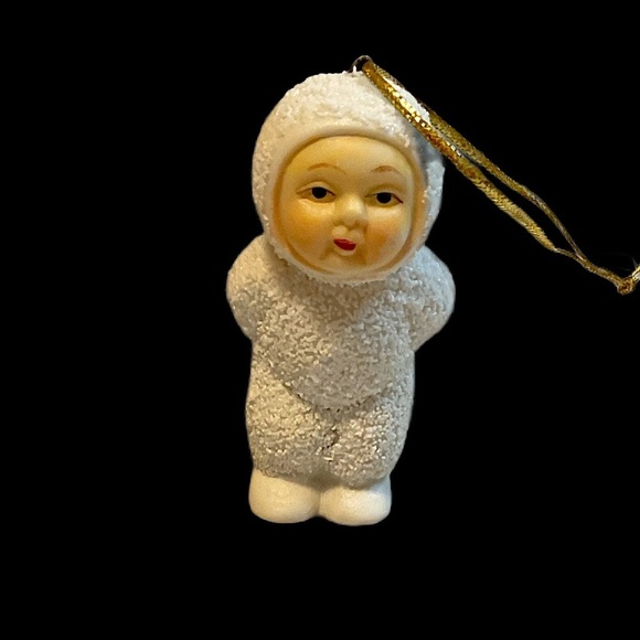 Vintage Snow Baby Ornament Christmas Holiday Textured Ceramic Kneeling Figurine - Picture 1 of 6